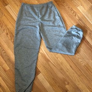 NWOT Prettylittlething gray joggers